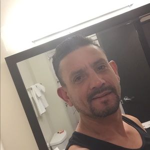 Meet your Posher, Moises